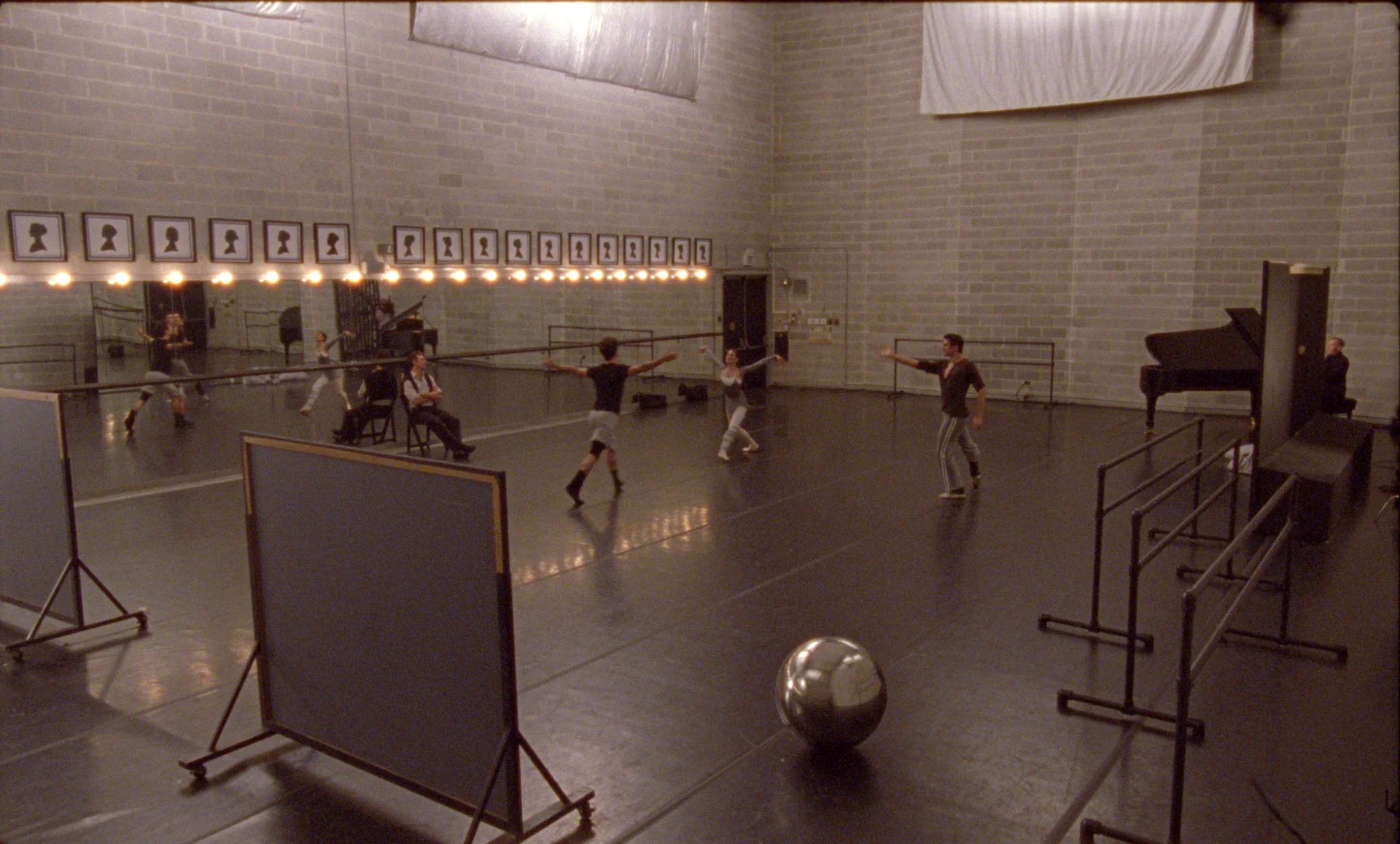 BLACK SWAN VFX BEFORE AND AFTER — Joseph J Oberle BLACK SWAN VFX BEFORE AND AFTER — Joseph J Oberle